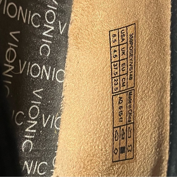 Vionic Posey Black Suede Perforated Flats - Size 6.5 - Picture 13 of 13